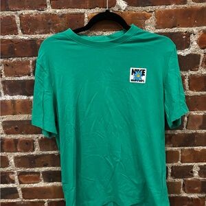 Nike Men's Vibrant Green Short Sleeve Tee